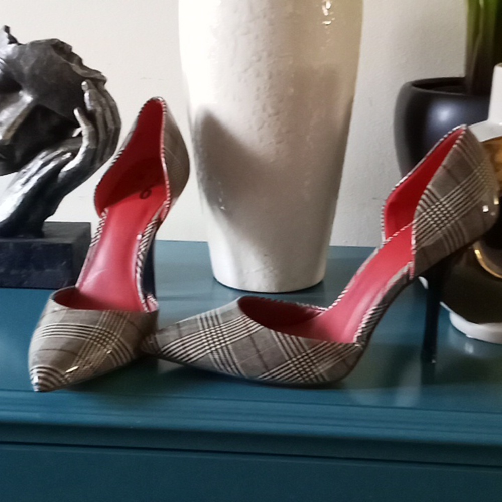 Mix 6 Grey Plaid Pumps.
